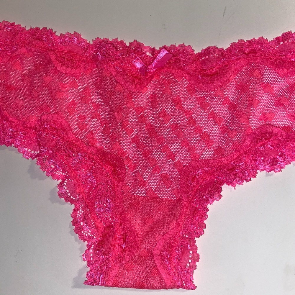 Medium M sized panties see through lace tiny hearts hot pink NWOT